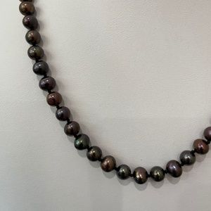 Raven's wing pearl necklace